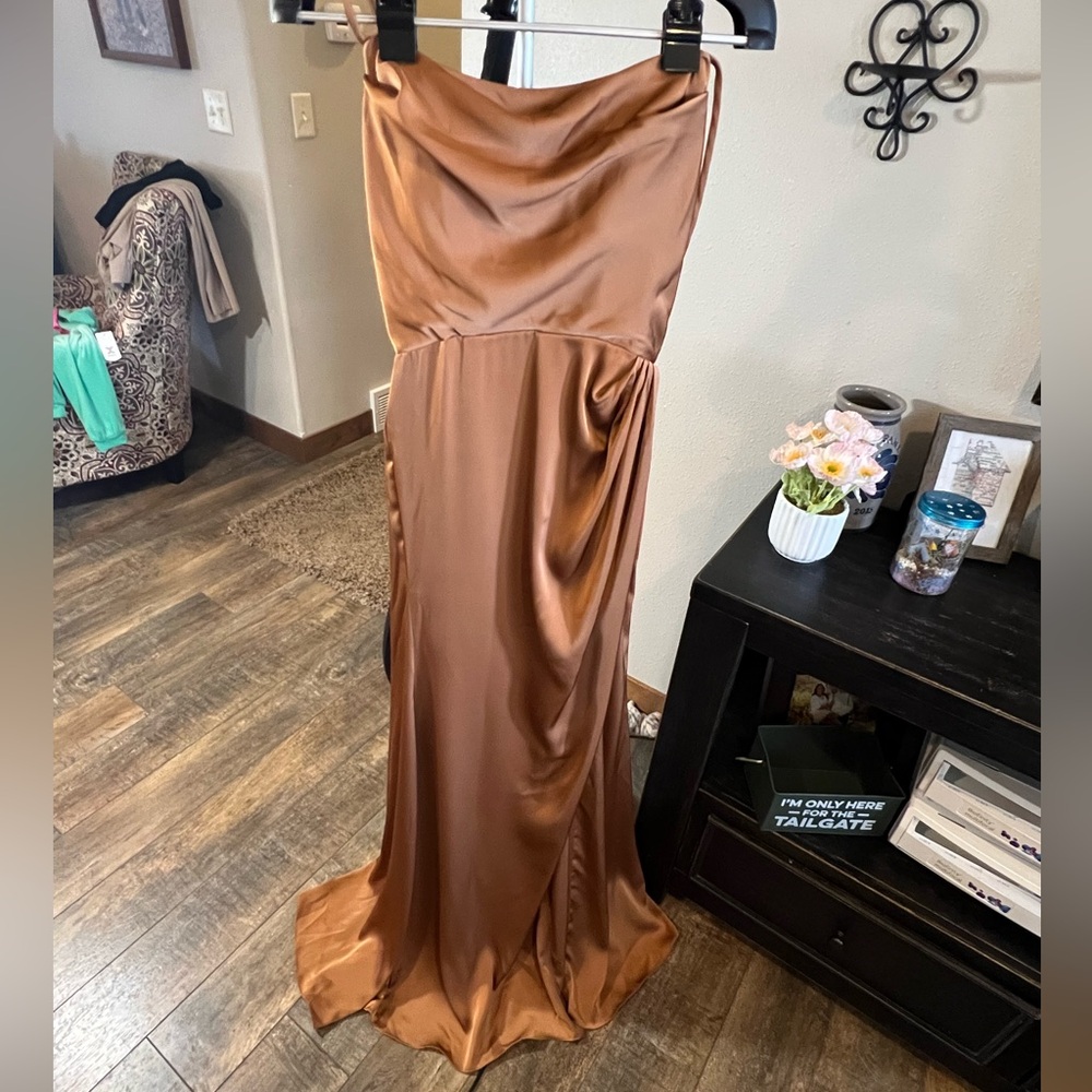 Morilee STYLE #21856 NWT BRONZE
COWL NECK LUXE SATIN BRIDESMAID DRESS
$209 - Picture 2 of 11